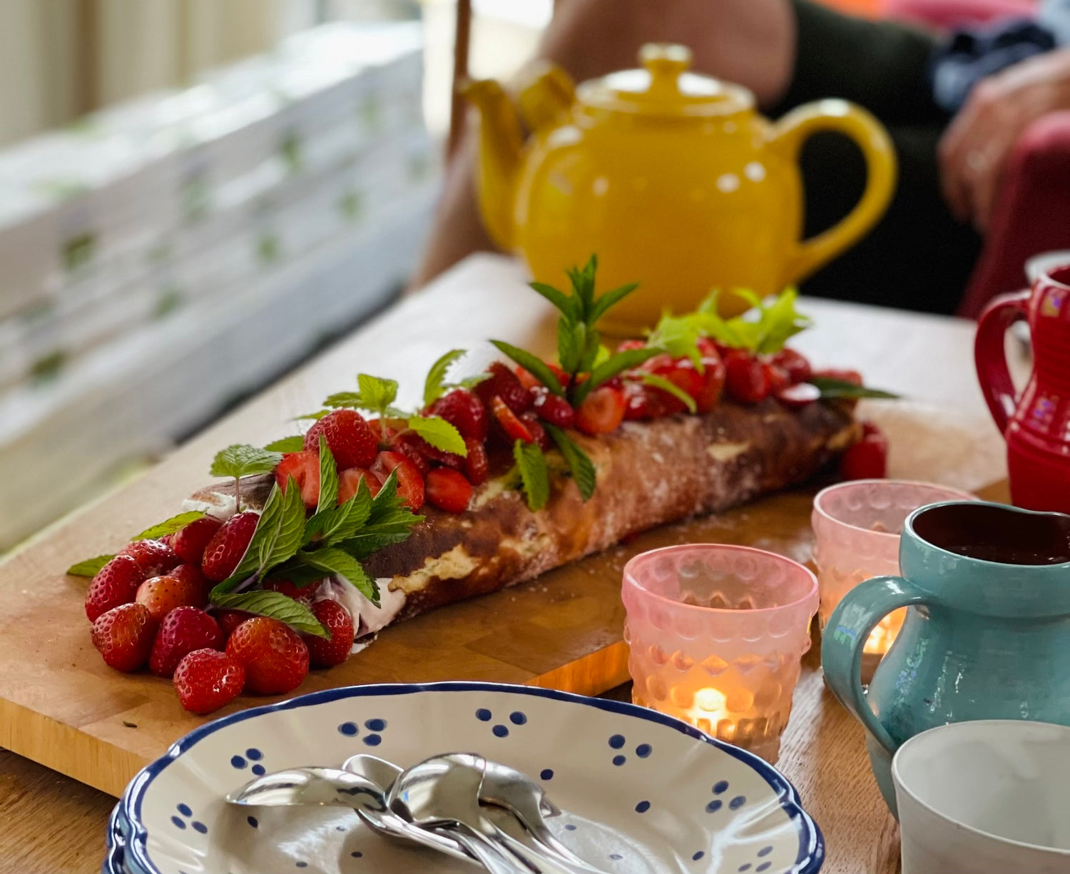 Rulltårta med jordgubbar