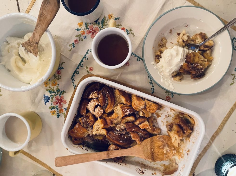 Kanelbullekaka med brynt smör